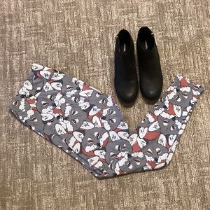 COPY - LuLaRoe Tall and Curvy Fox Leggings